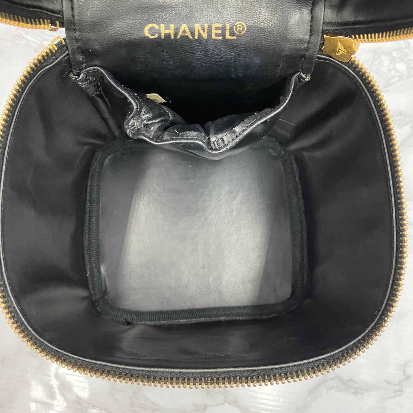 CHANEL Caviar skin Vanity Bag