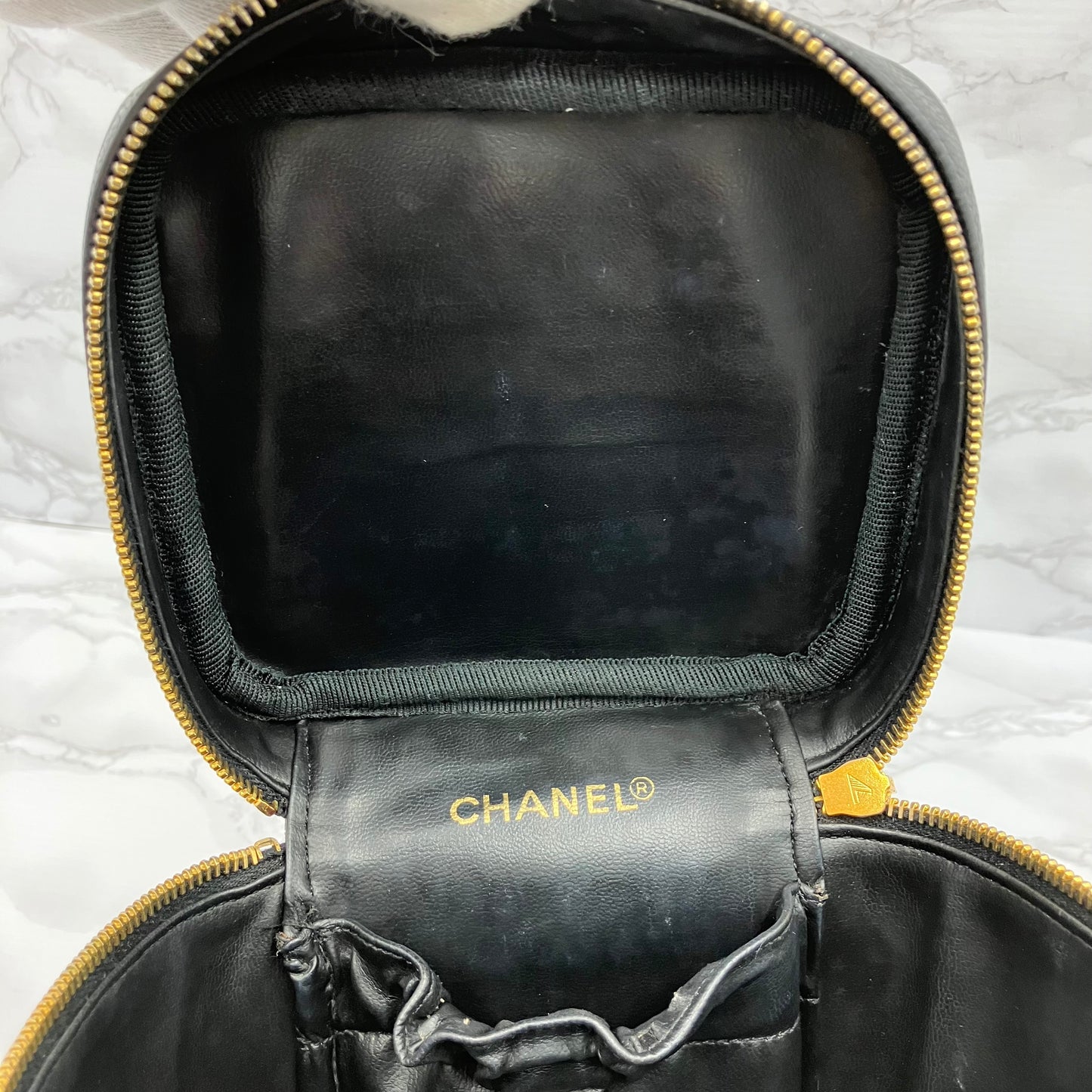 CHANEL Caviar skin Vanity Bag