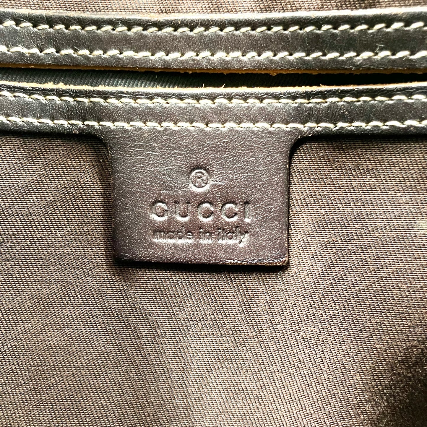 GUCCI GG Supreme Shoulder Bag