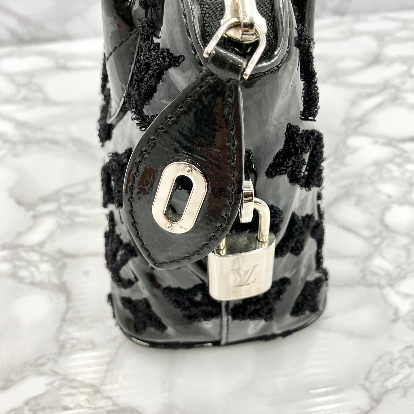 LOUIS VUITTON Lockit BB Bouclette