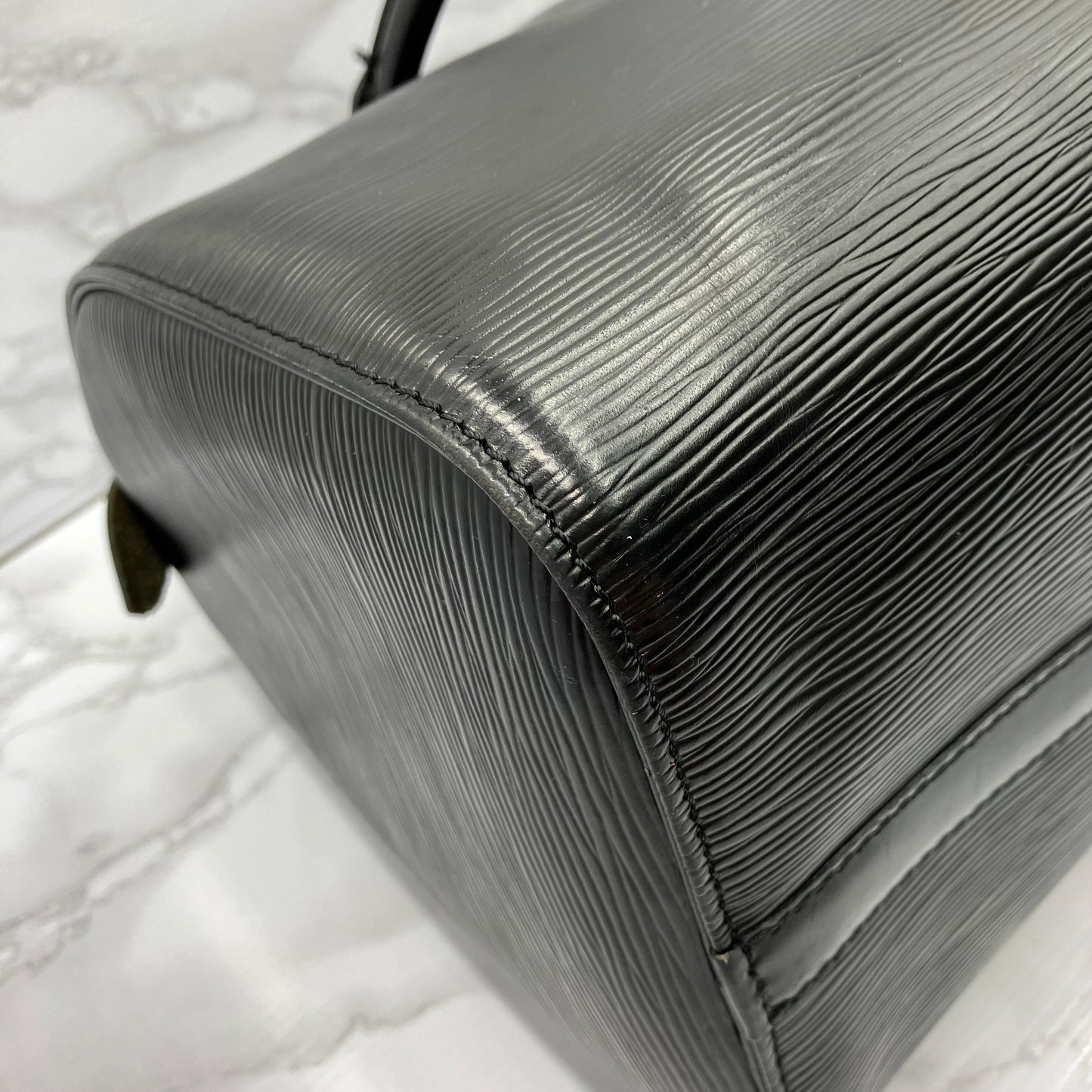 LOUIS VUITTON Epi Speedy30