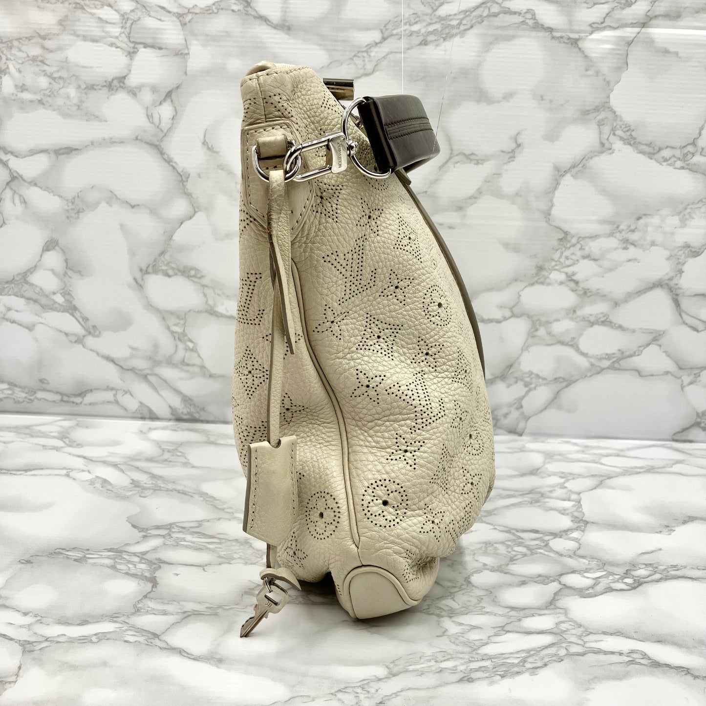 LOUIS VUITTON  Mahina Selene PM