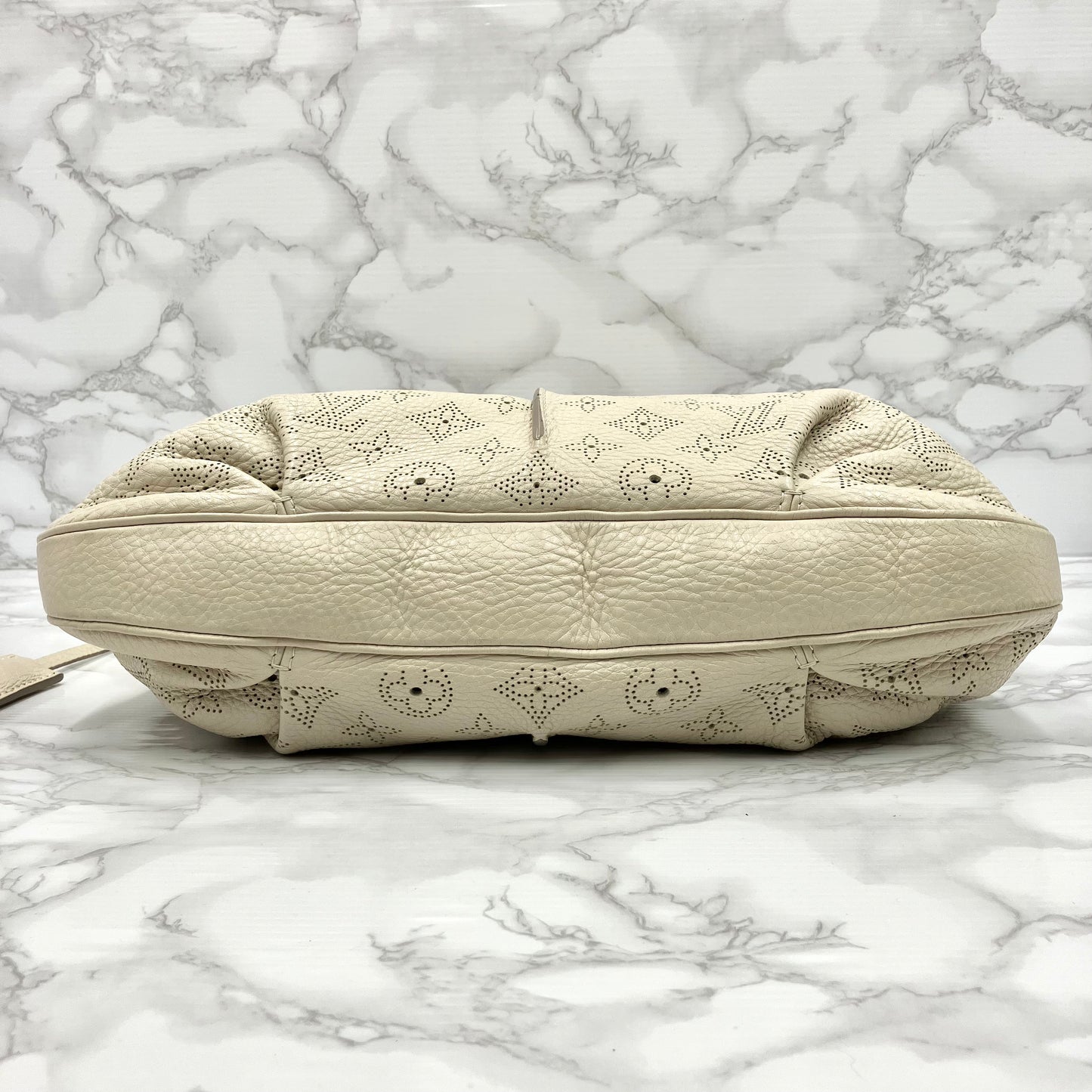 LOUIS VUITTON  Mahina Selene PM