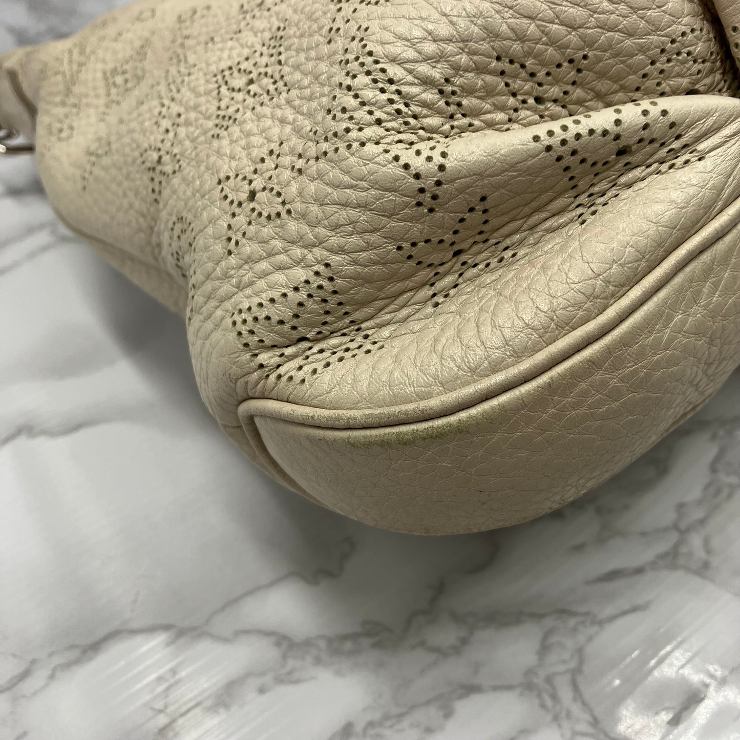 LOUIS VUITTON  Mahina Selene PM