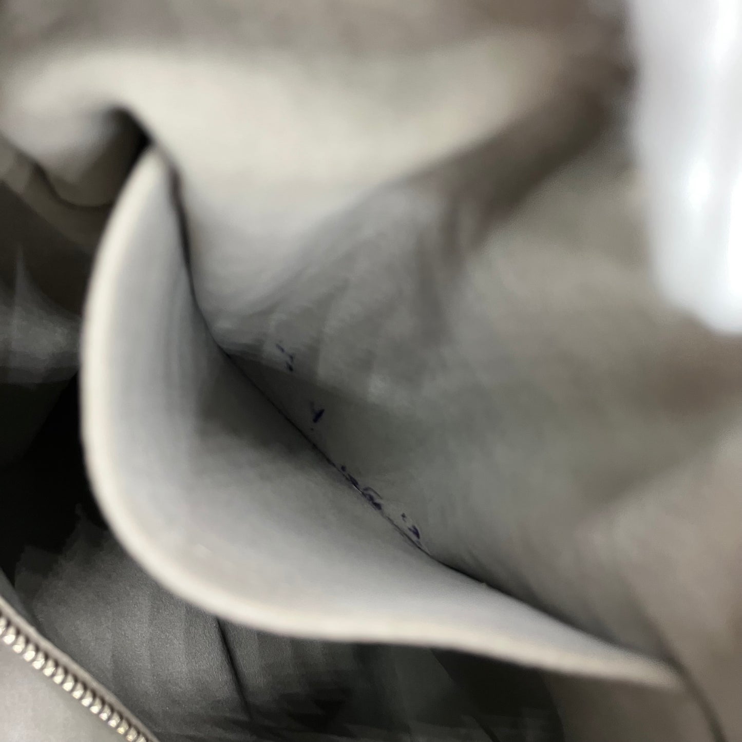 LOUIS VUITTON  Mahina Selene PM