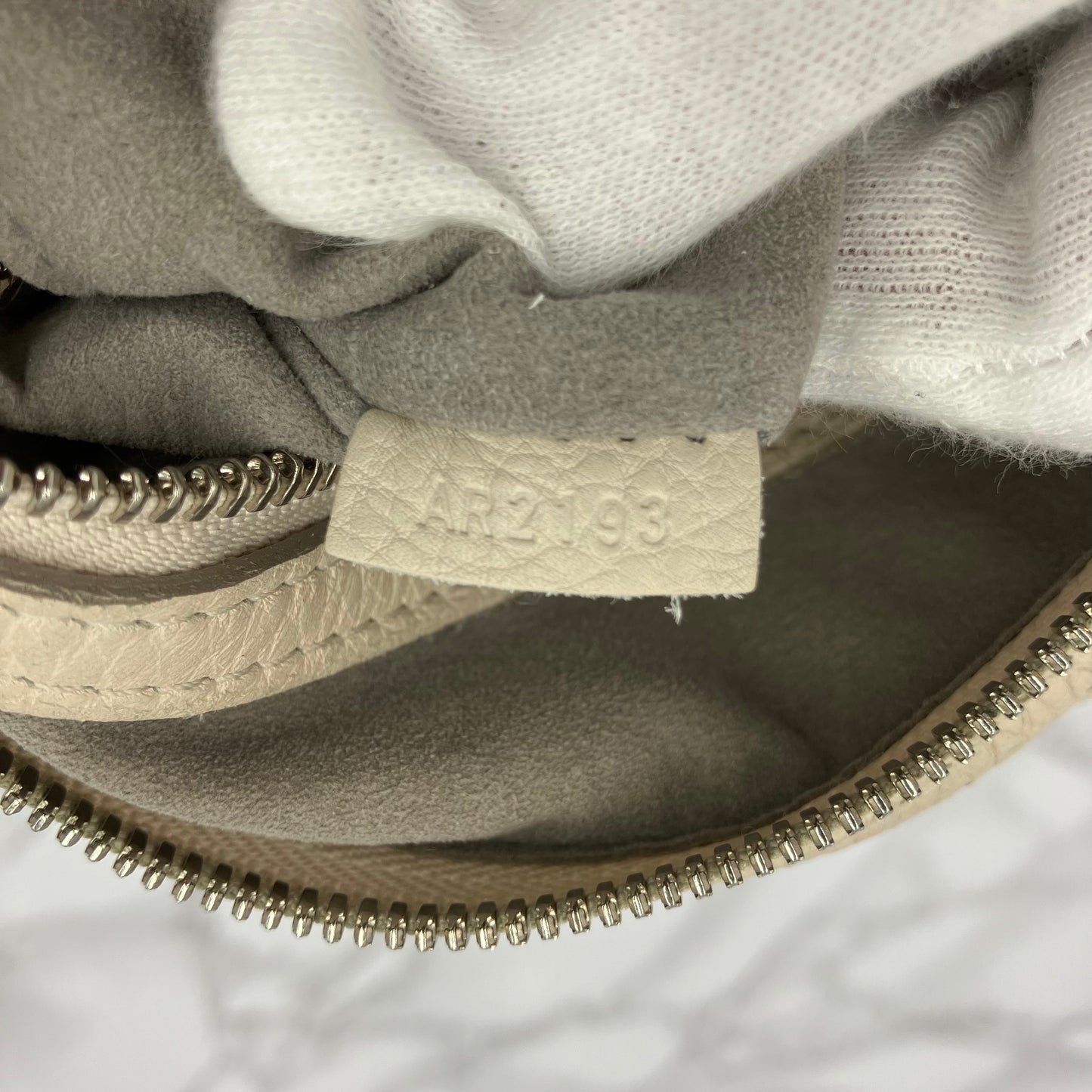 LOUIS VUITTON  Mahina Selene PM