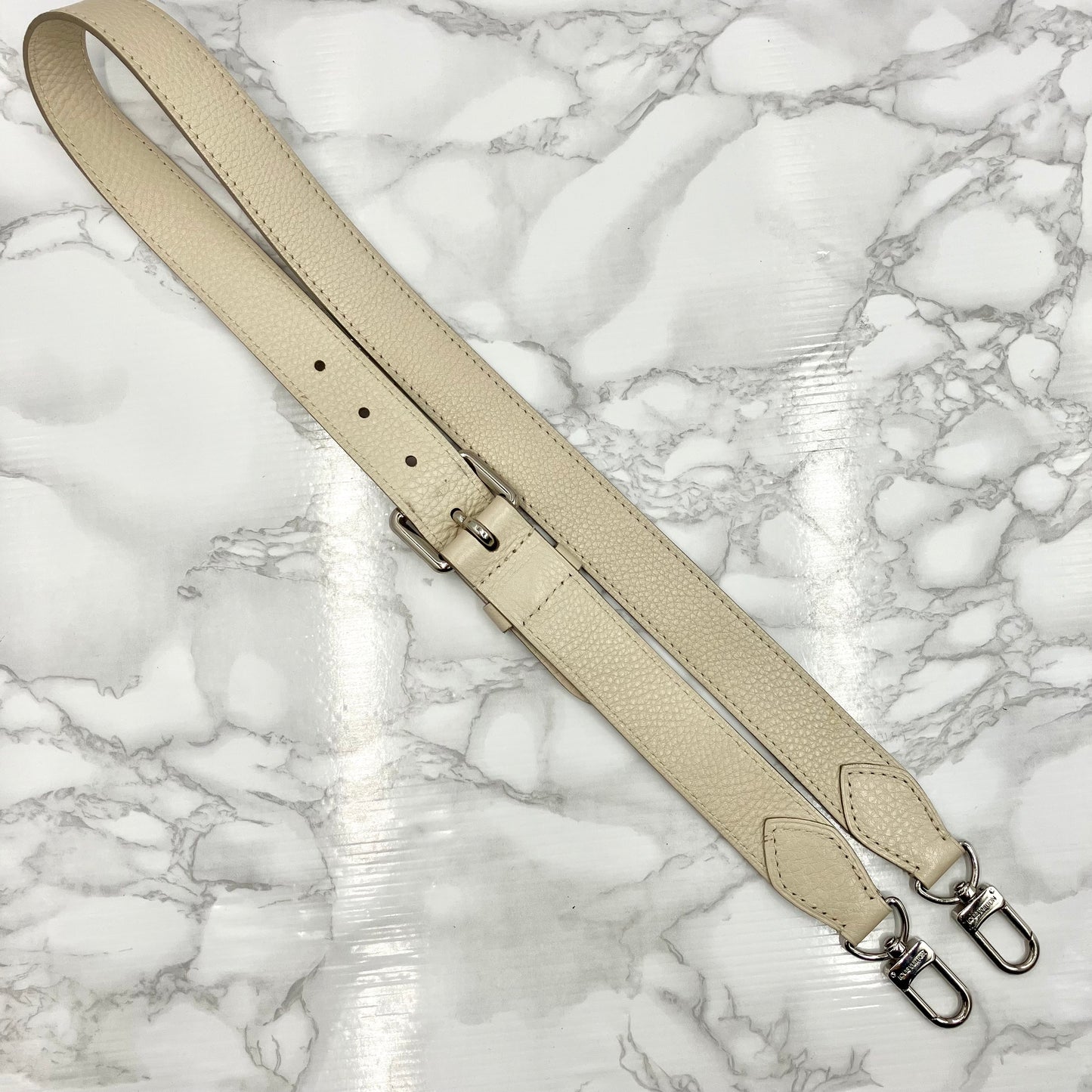 LOUIS VUITTON  Mahina Selene PM