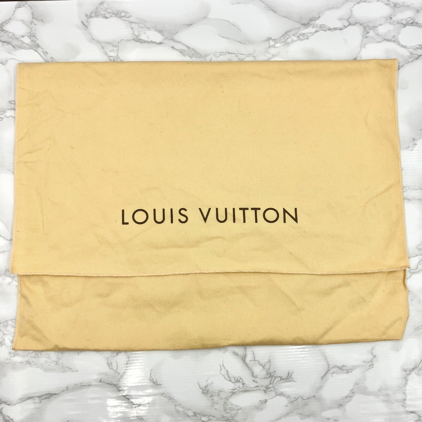 LOUIS VUITTON  Mahina Selene PM