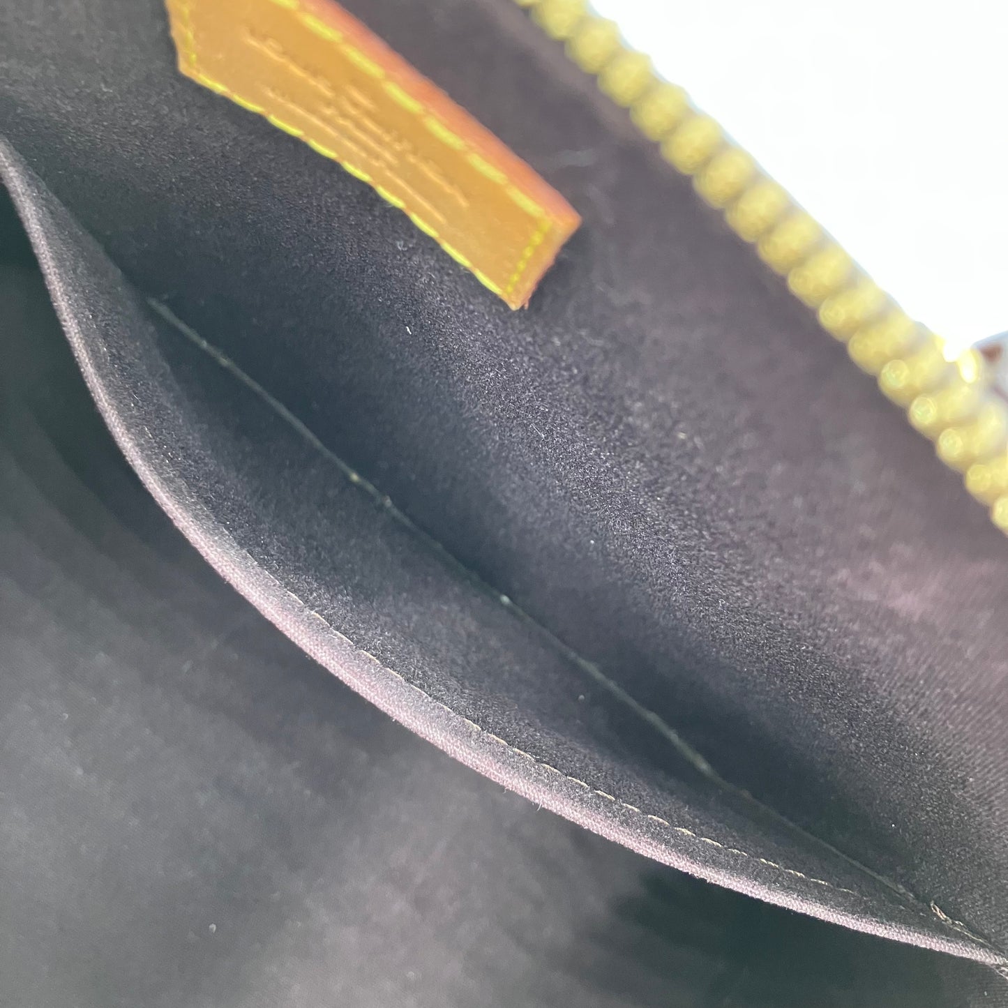 LOUIS VUITTON Vernis Alma PM