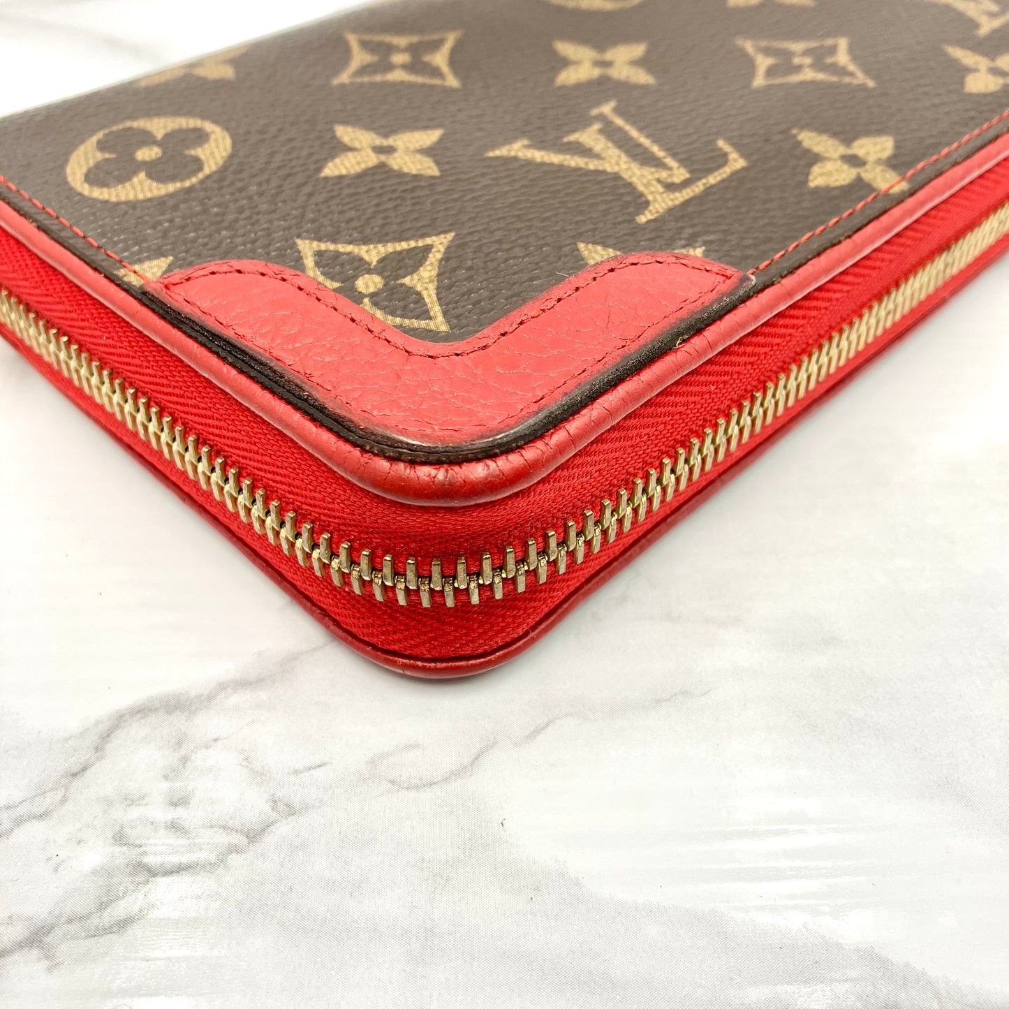 LOUIS VUITTON Monogram Retiro Zippy Wallet