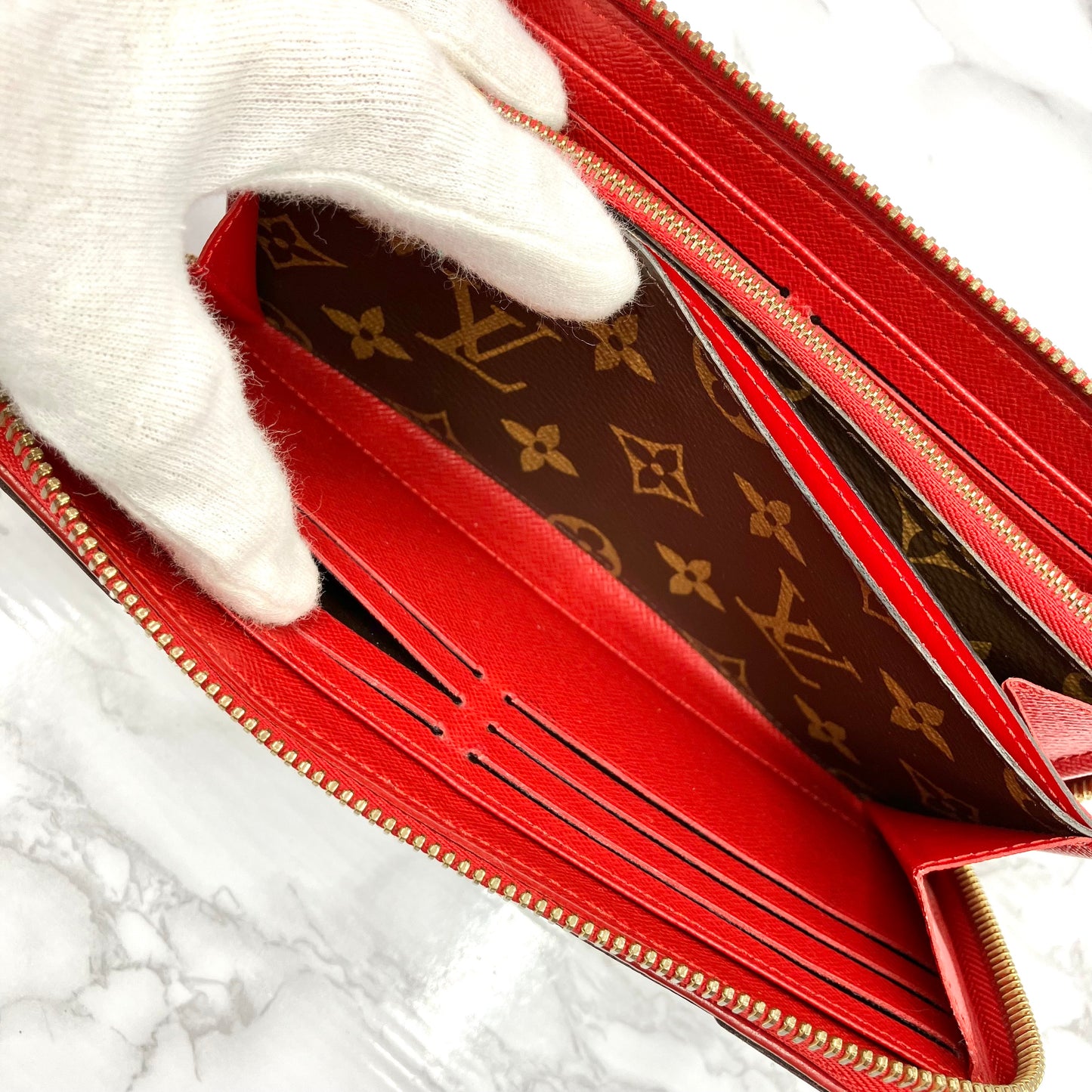 LOUIS VUITTON Monogram Retiro Zippy Wallet