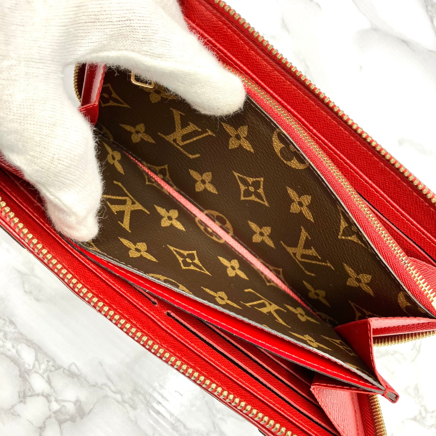 LOUIS VUITTON Monogram Retiro Zippy Wallet