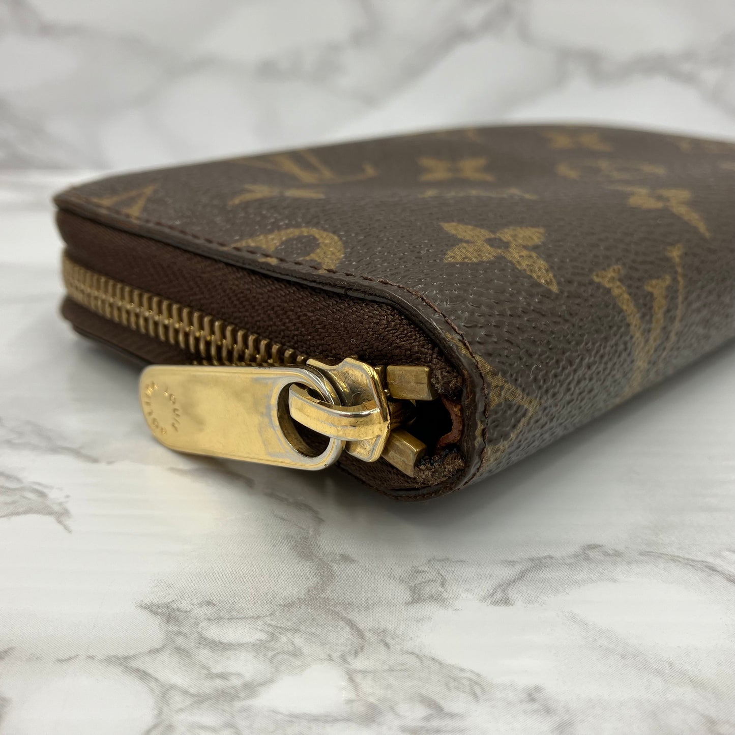 LOUIS VUITTON Monogram zippy compact