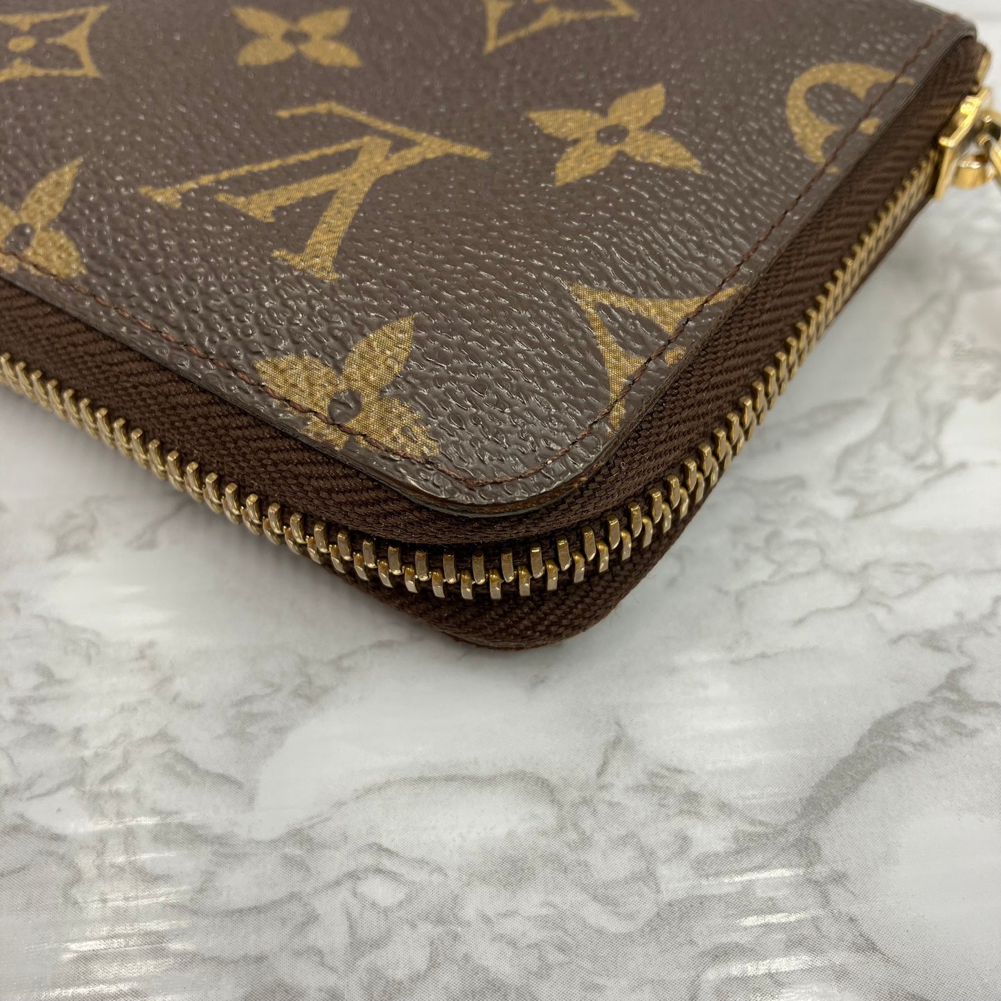 LOUIS VUITTON Monogram zippy compact