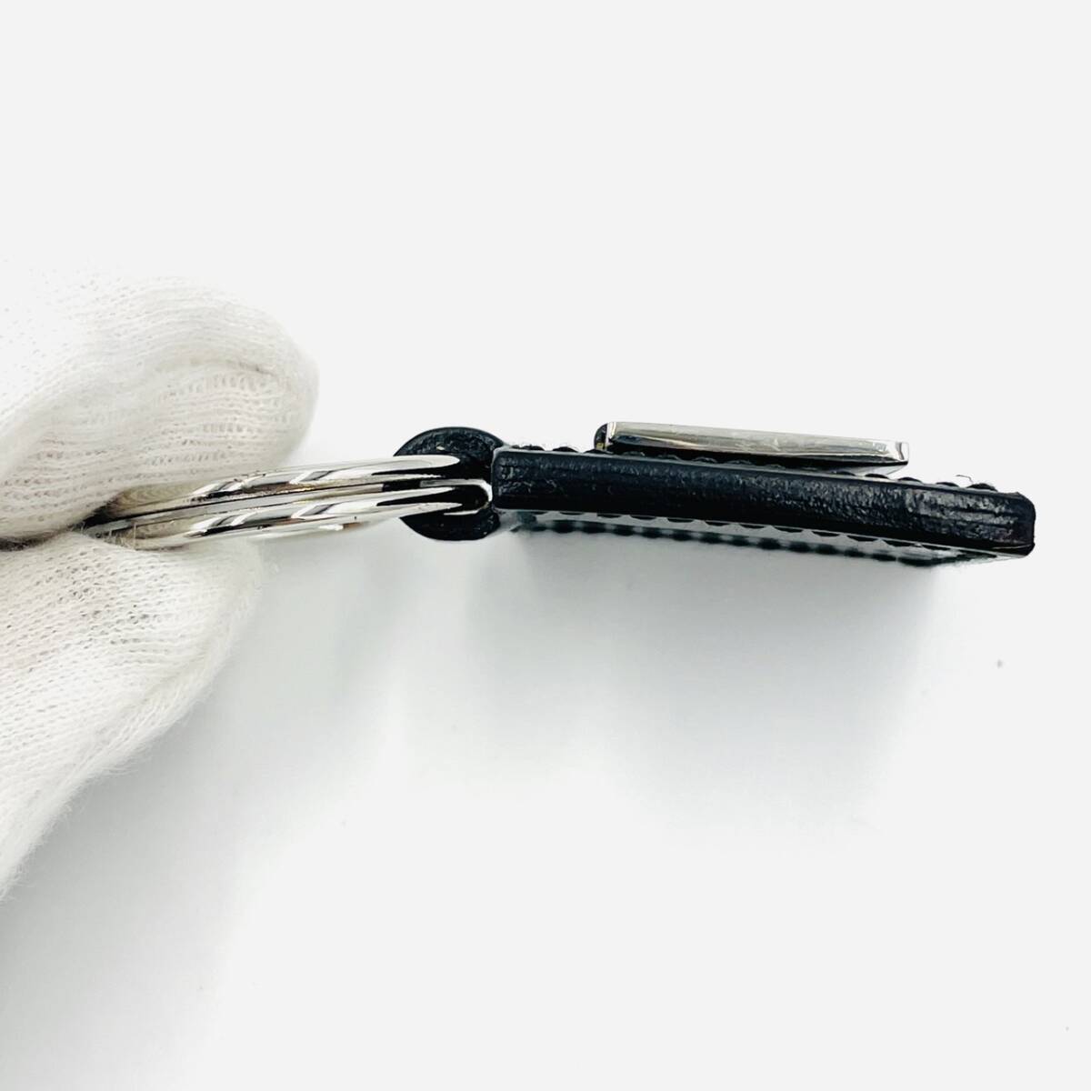 GUCCI Key Charm Leather Key Holder Black Logo Keyring Excellent Condition 7-2-206