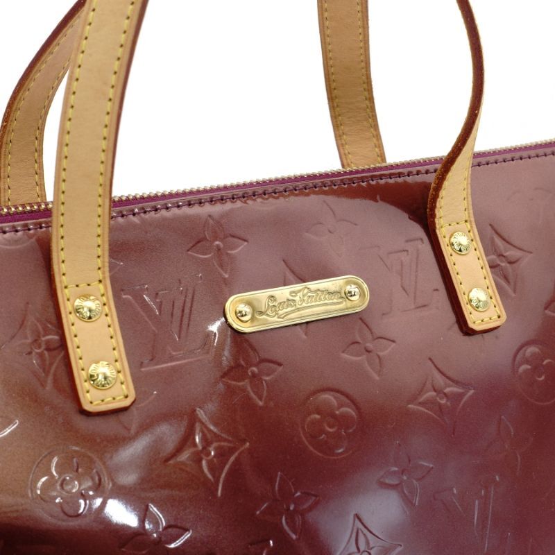 LOUIS VUITTON Vernis Amarante Perveu Handbag