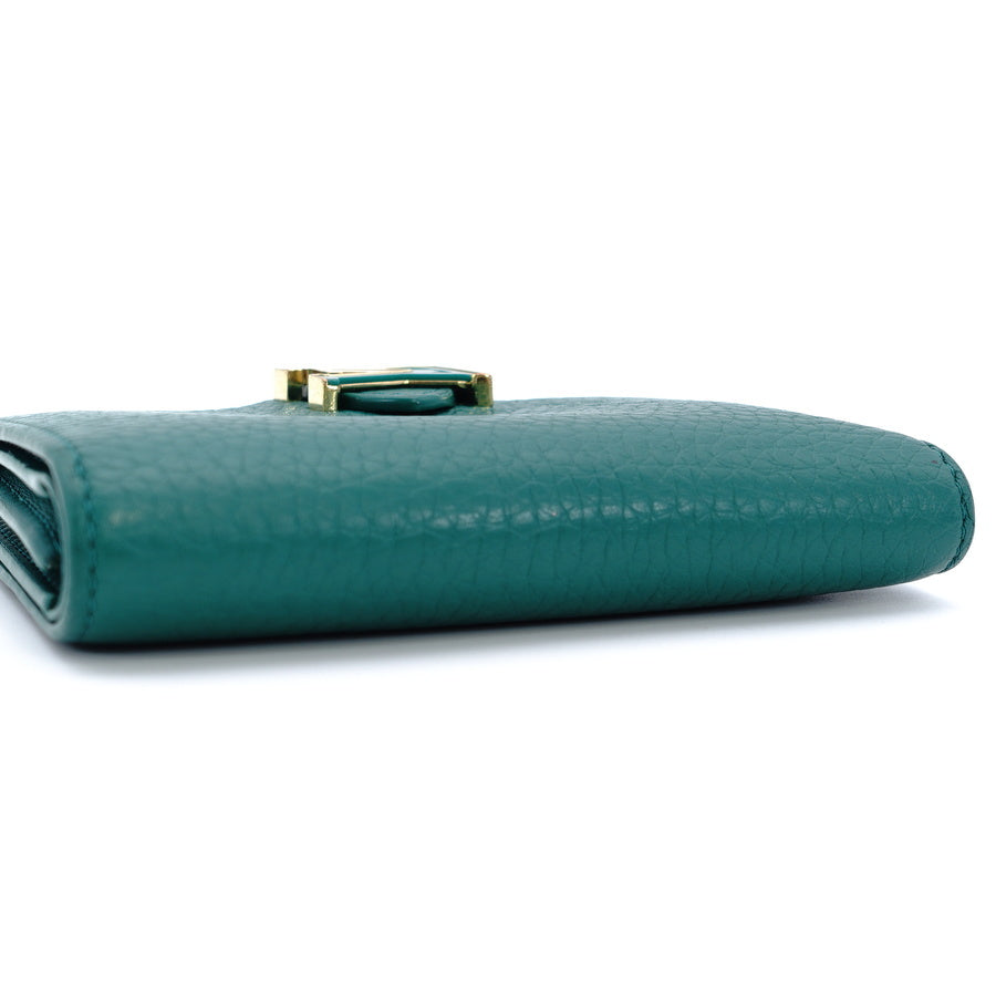LOUIS VUITTON Vertical Wallet Green Leather 7-5-374