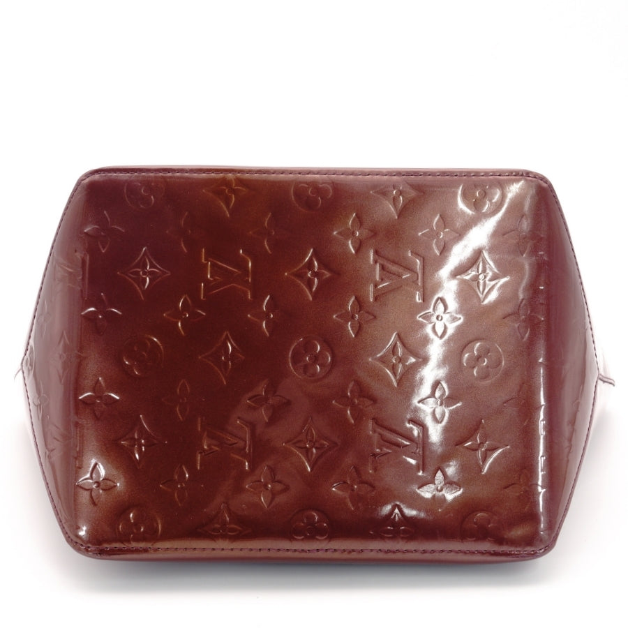 LOUIS VUITTON Vernis Amarante Perveu Handbag