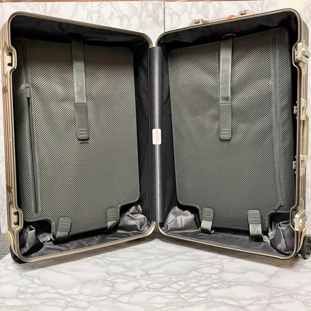 RIMOWA Topaz Aluminum Carry case Titanium