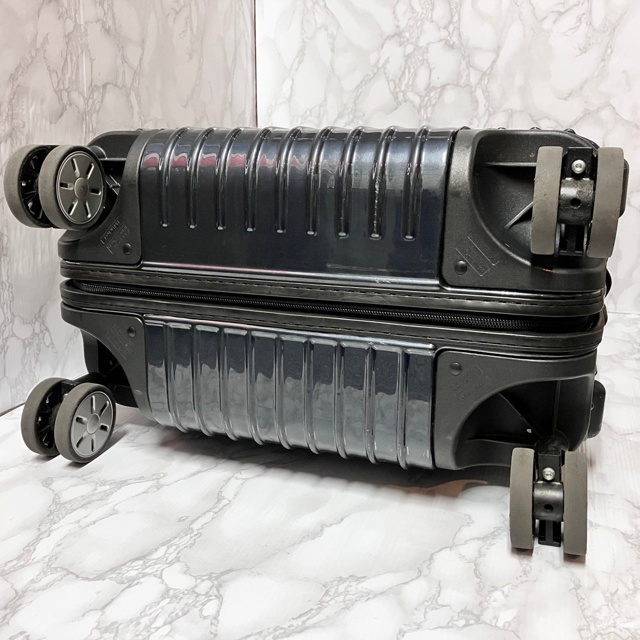 RIMOWA Four wheels