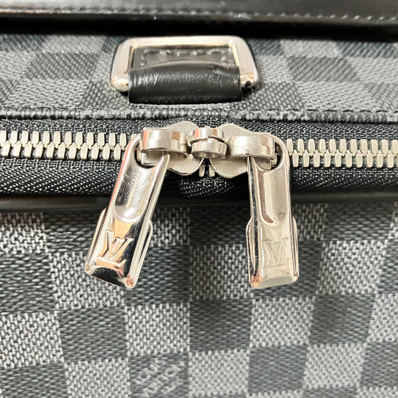 LOUIS VUITTON Graphite Pegas Carry on size