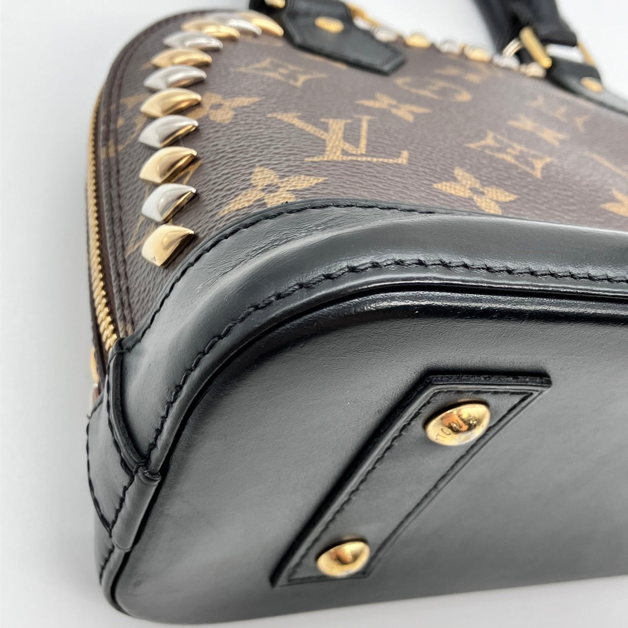 LOUIS VUITTON Monogram Alma BB