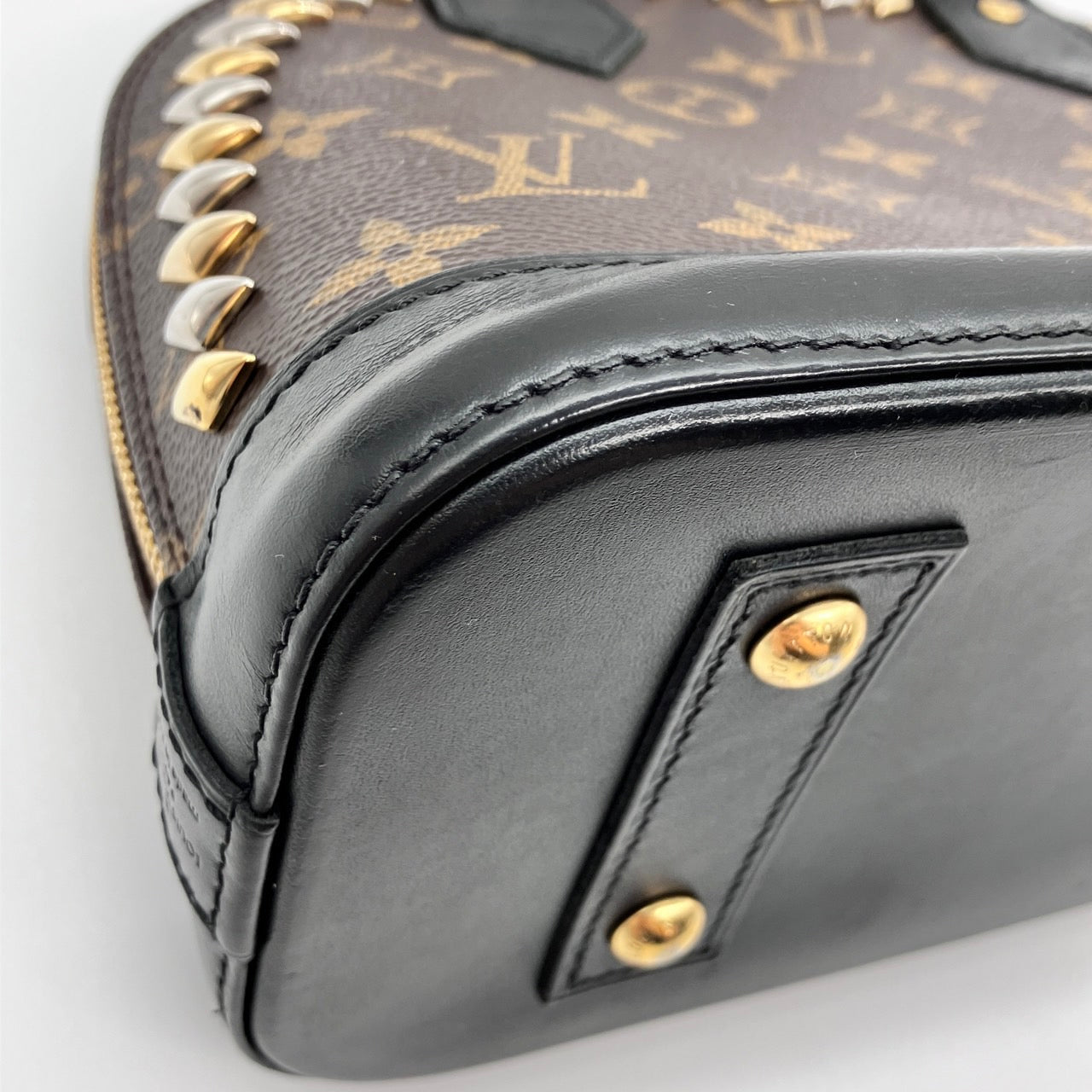 LOUIS VUITTON Monogram Alma BB