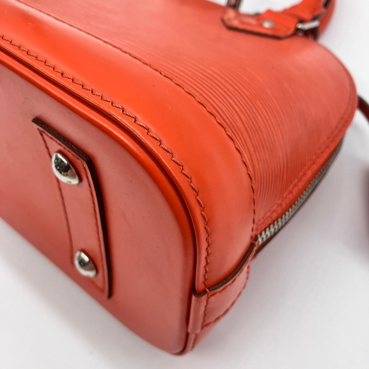 LOUIS VUITTON Epi Alma BB