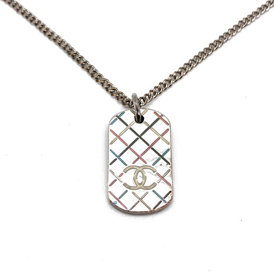 CHANEL Plate Necklace