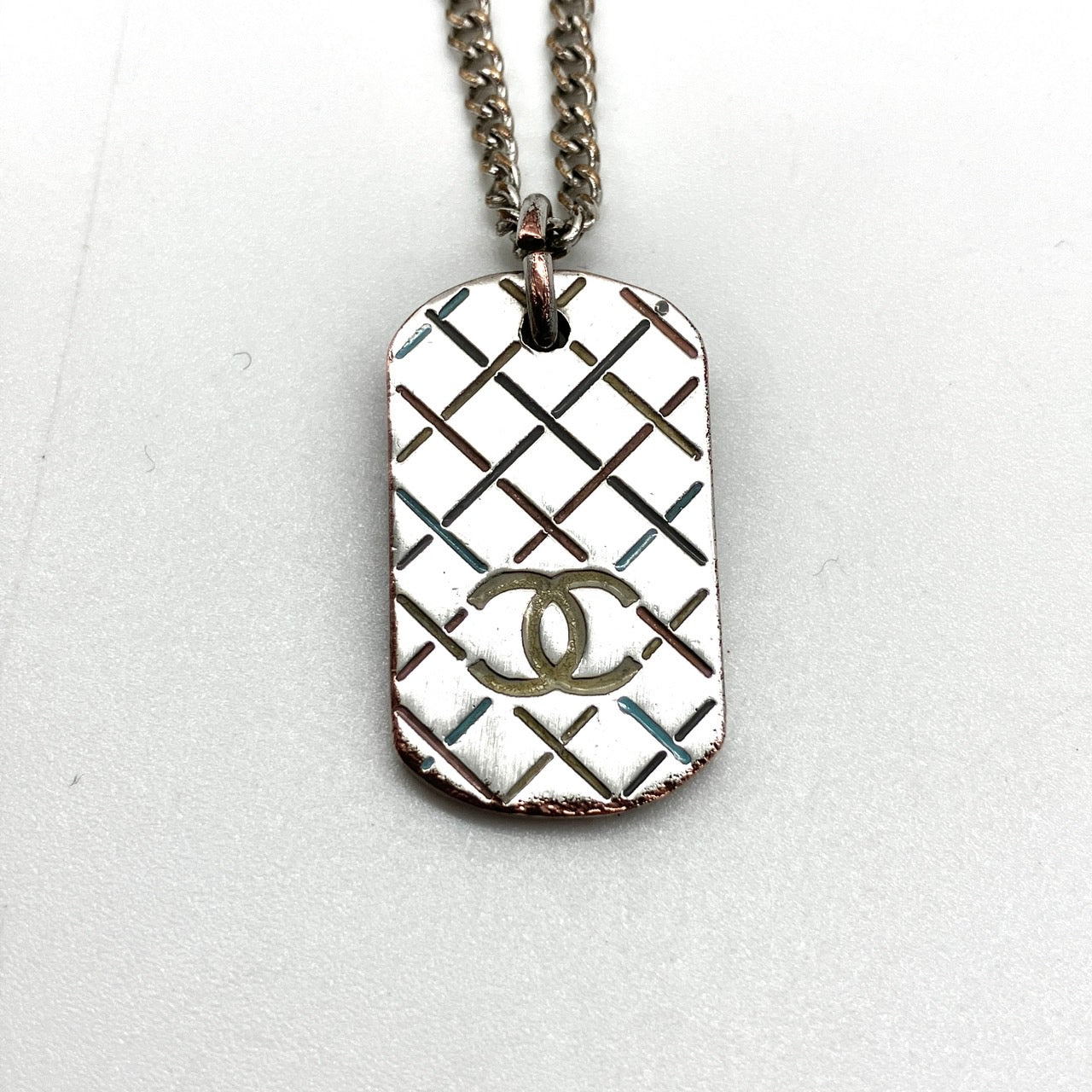 CHANEL Plate Necklace