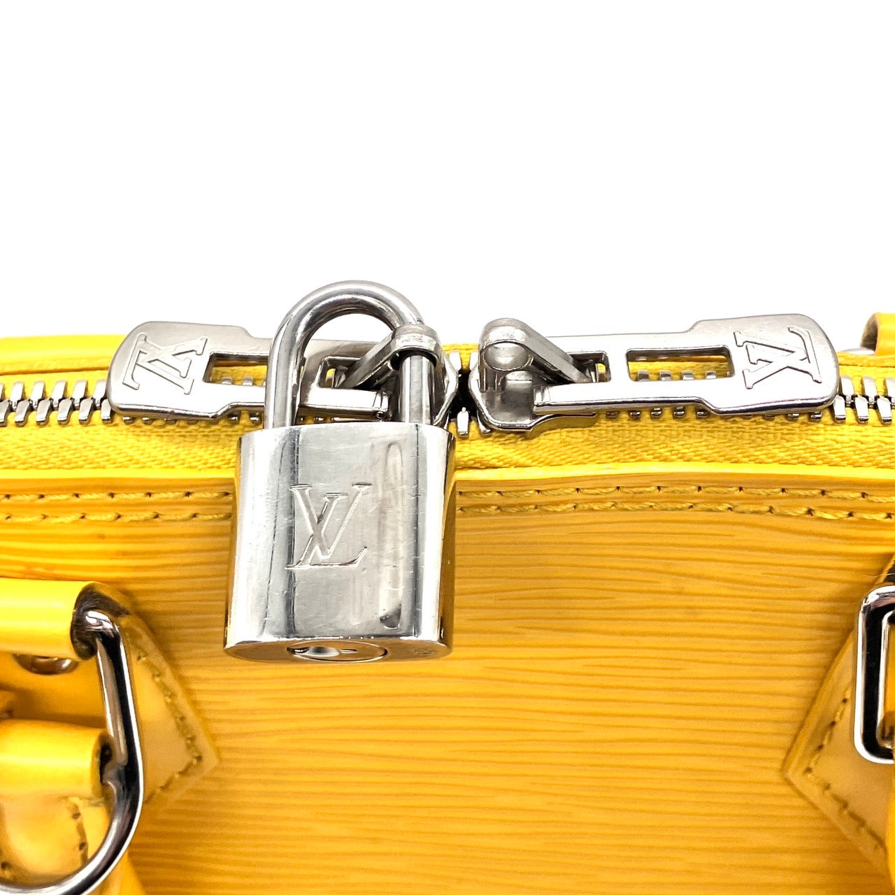 LOUIS VUITTON Epi alma BB