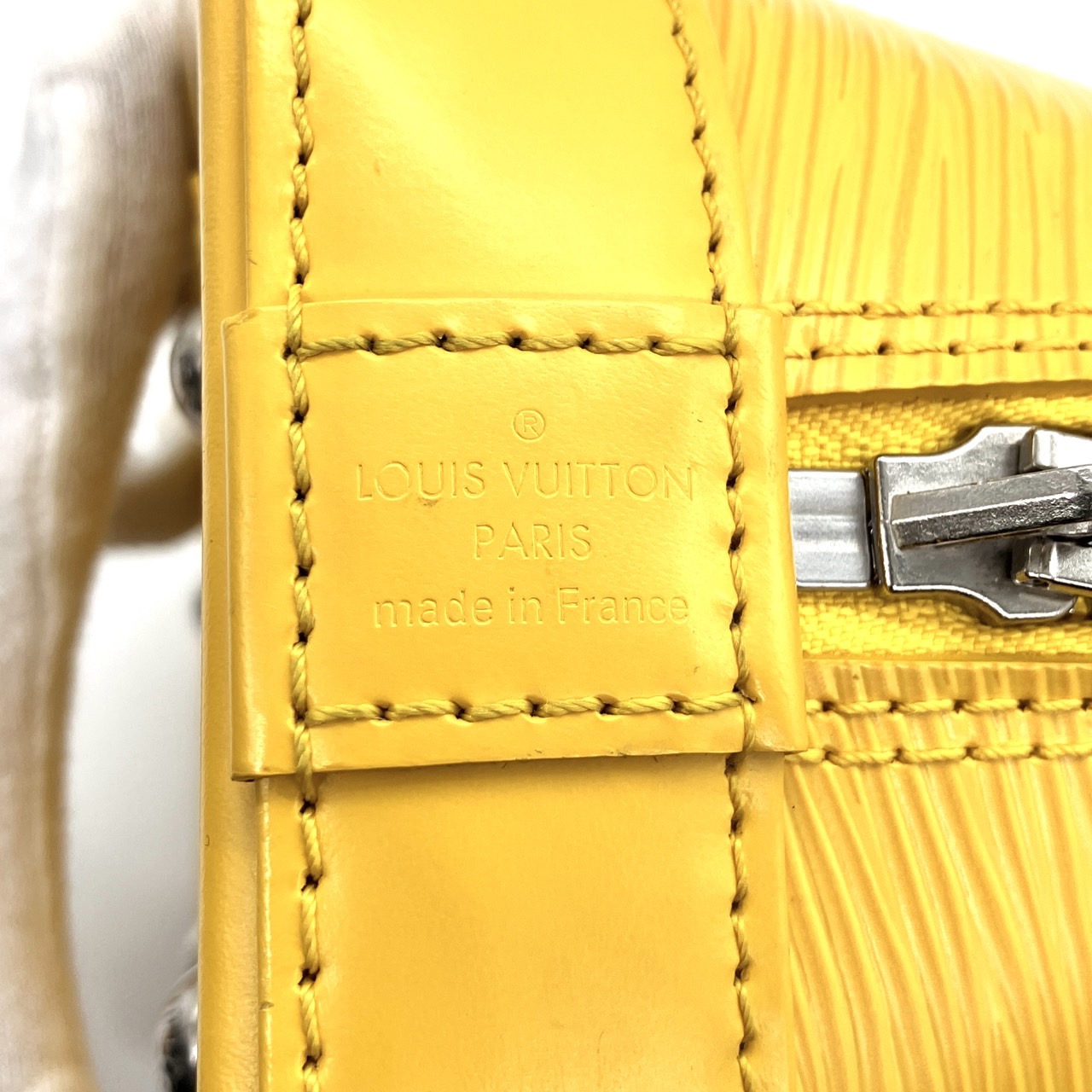 LOUIS VUITTON Epi alma BB