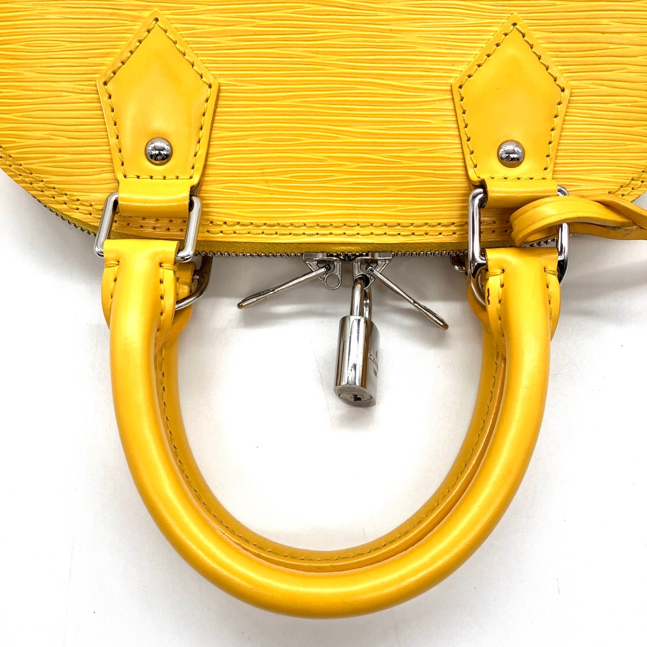 LOUIS VUITTON Epi alma BB