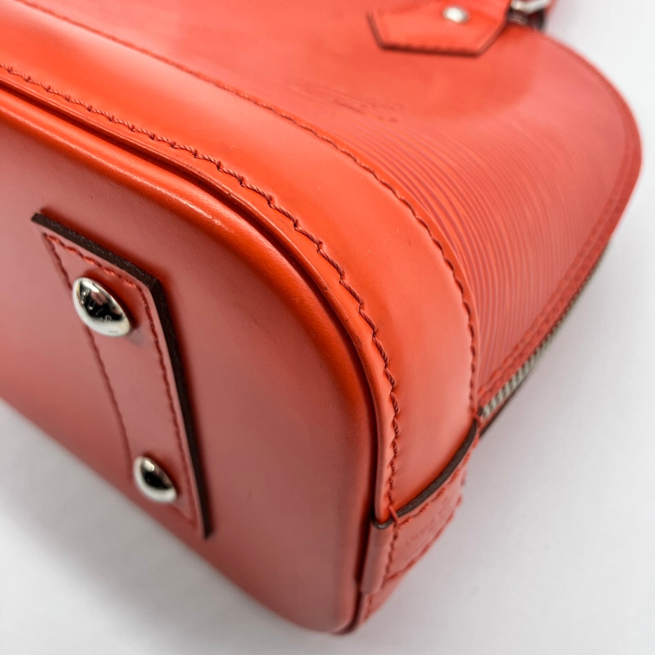 LOUIS VUITTON Epi Alma BB