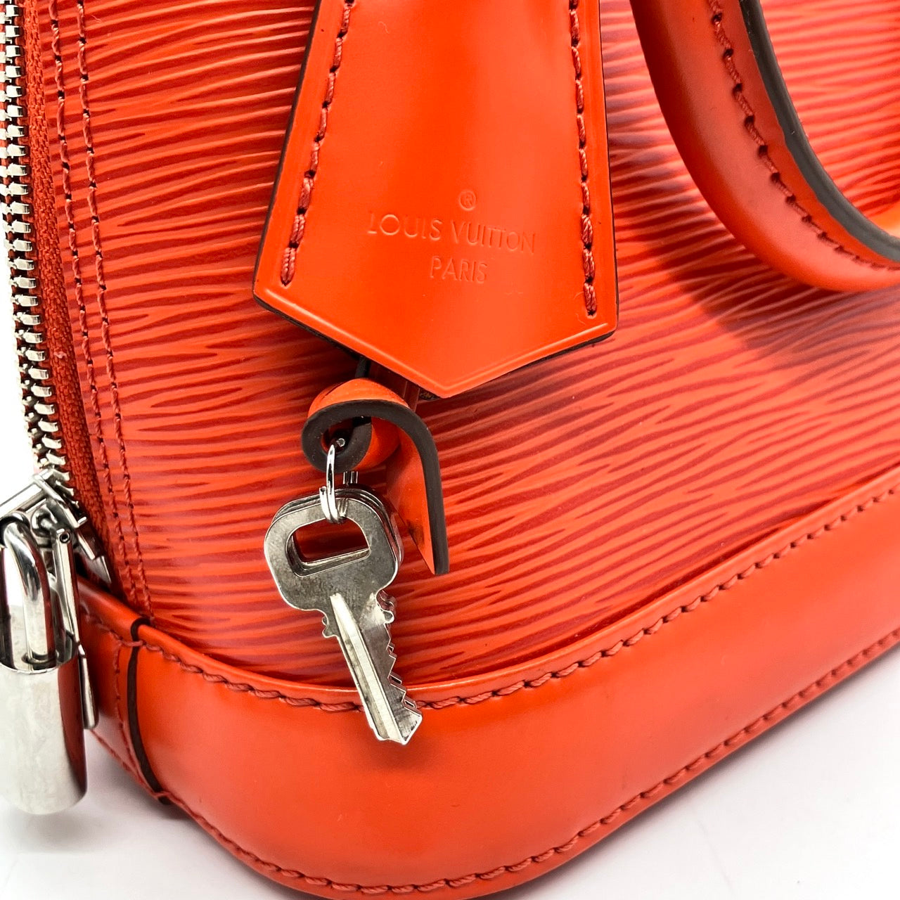 LOUIS VUITTON Epi Alma BB