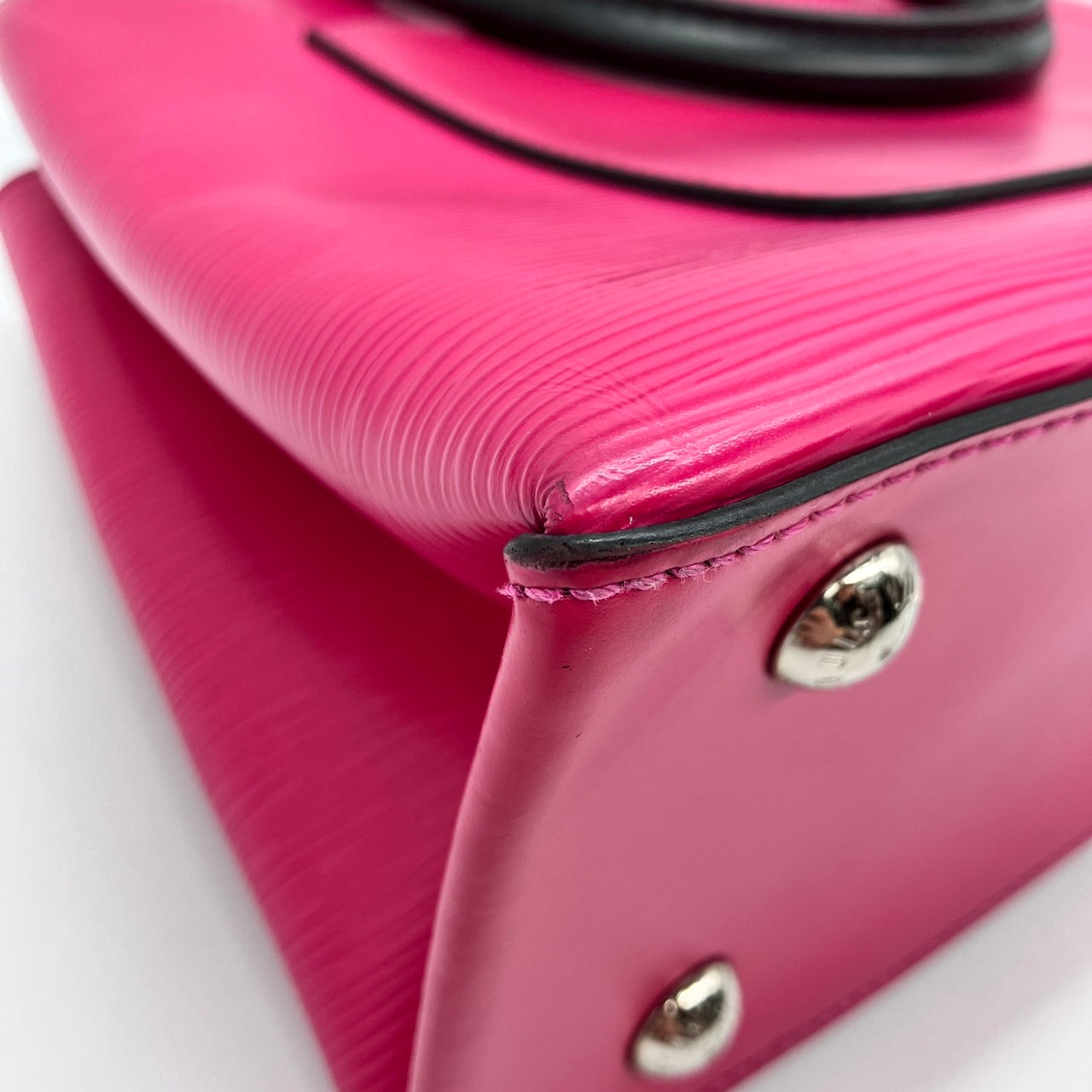 LOUIS VUITTON Epi Kleber PM