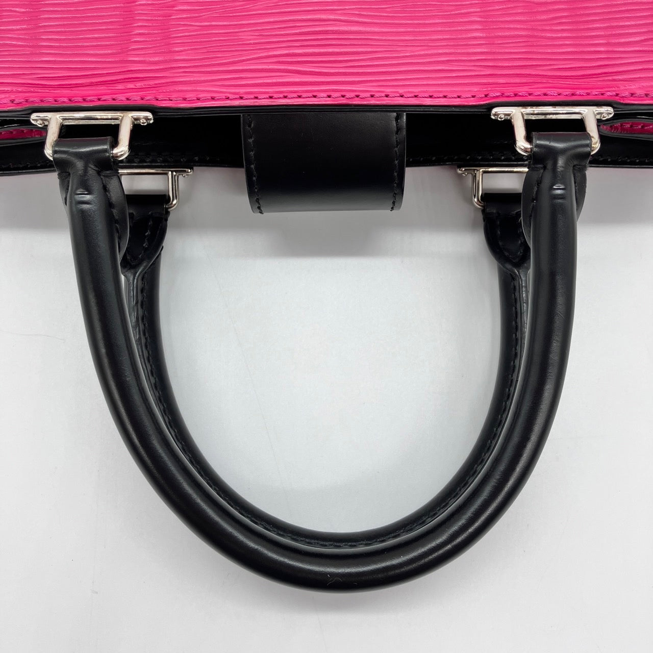 LOUIS VUITTON Epi Kleber PM