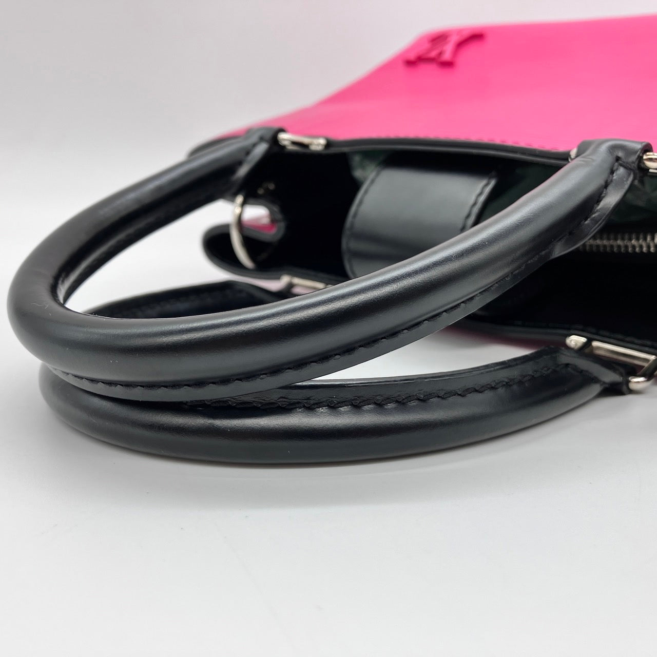 LOUIS VUITTON Epi Kleber PM