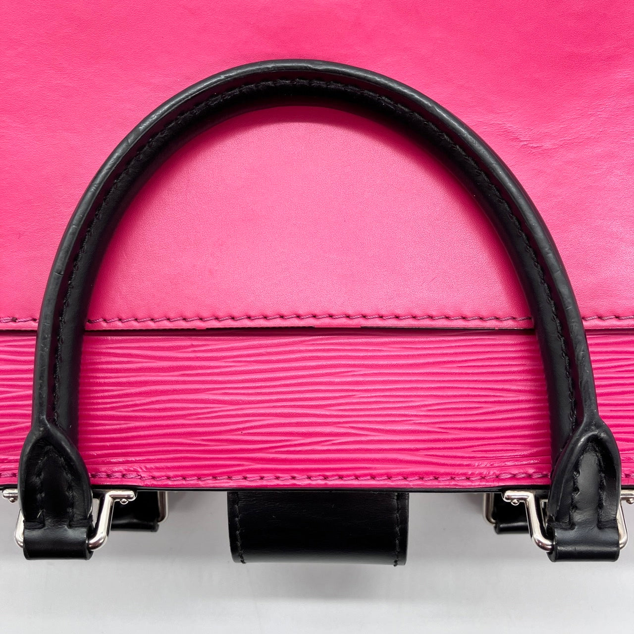 LOUIS VUITTON Epi Kleber PM