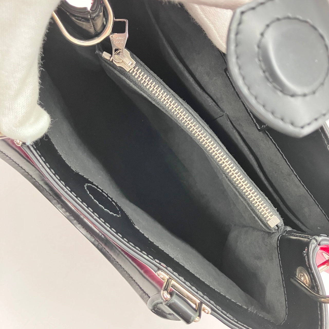 LOUIS VUITTON Epi Kleber PM