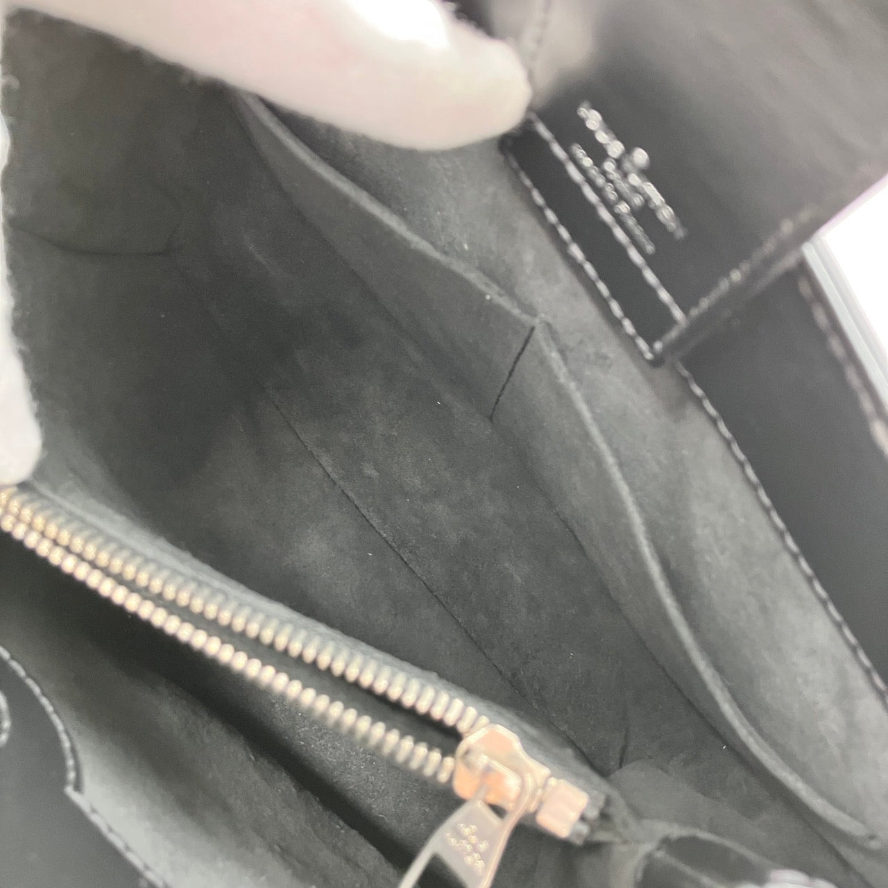 LOUIS VUITTON Epi Kleber PM