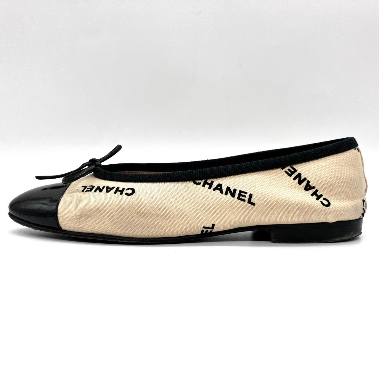 CHANEL Pumps