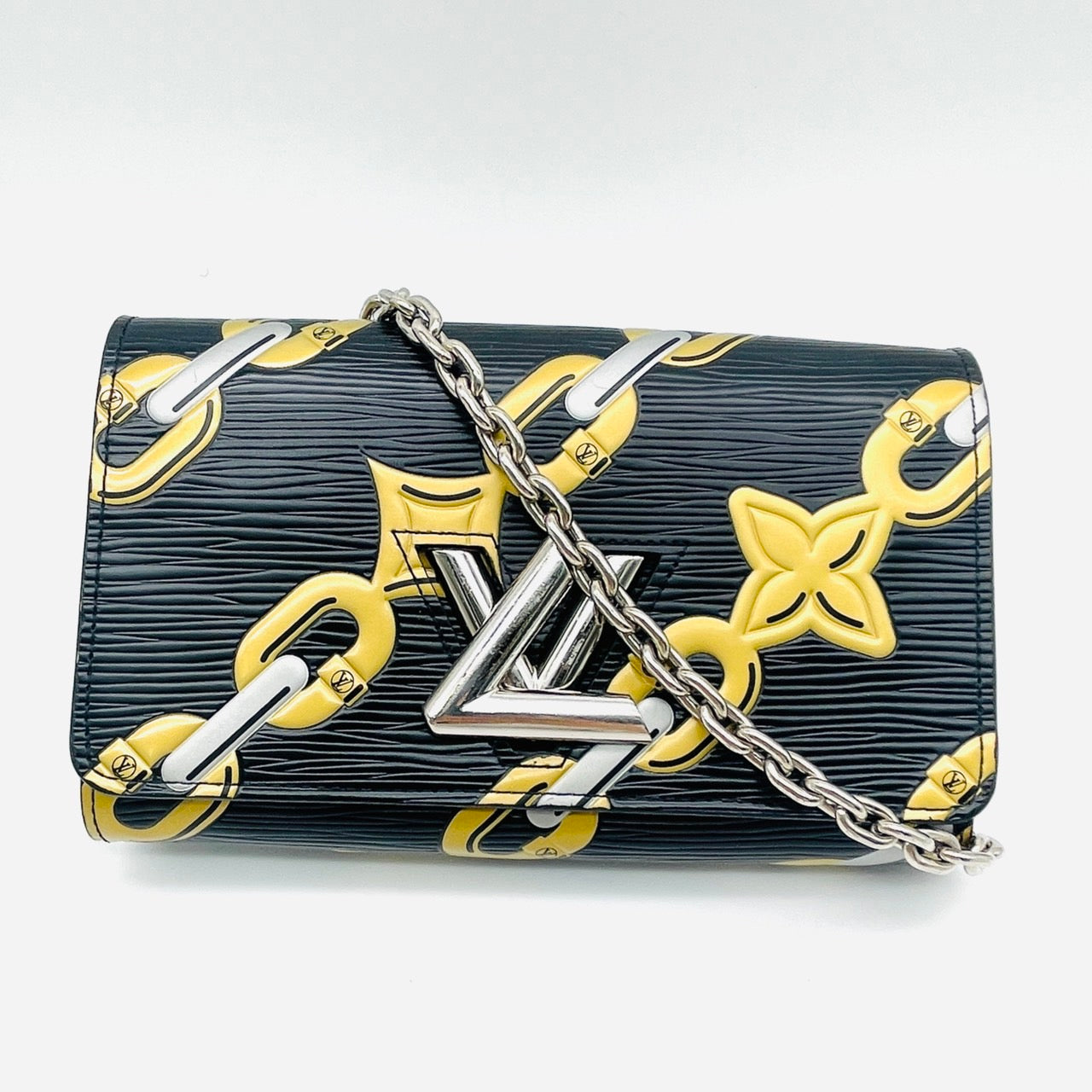 LV Twist Chain Pattern Shoulder Bag