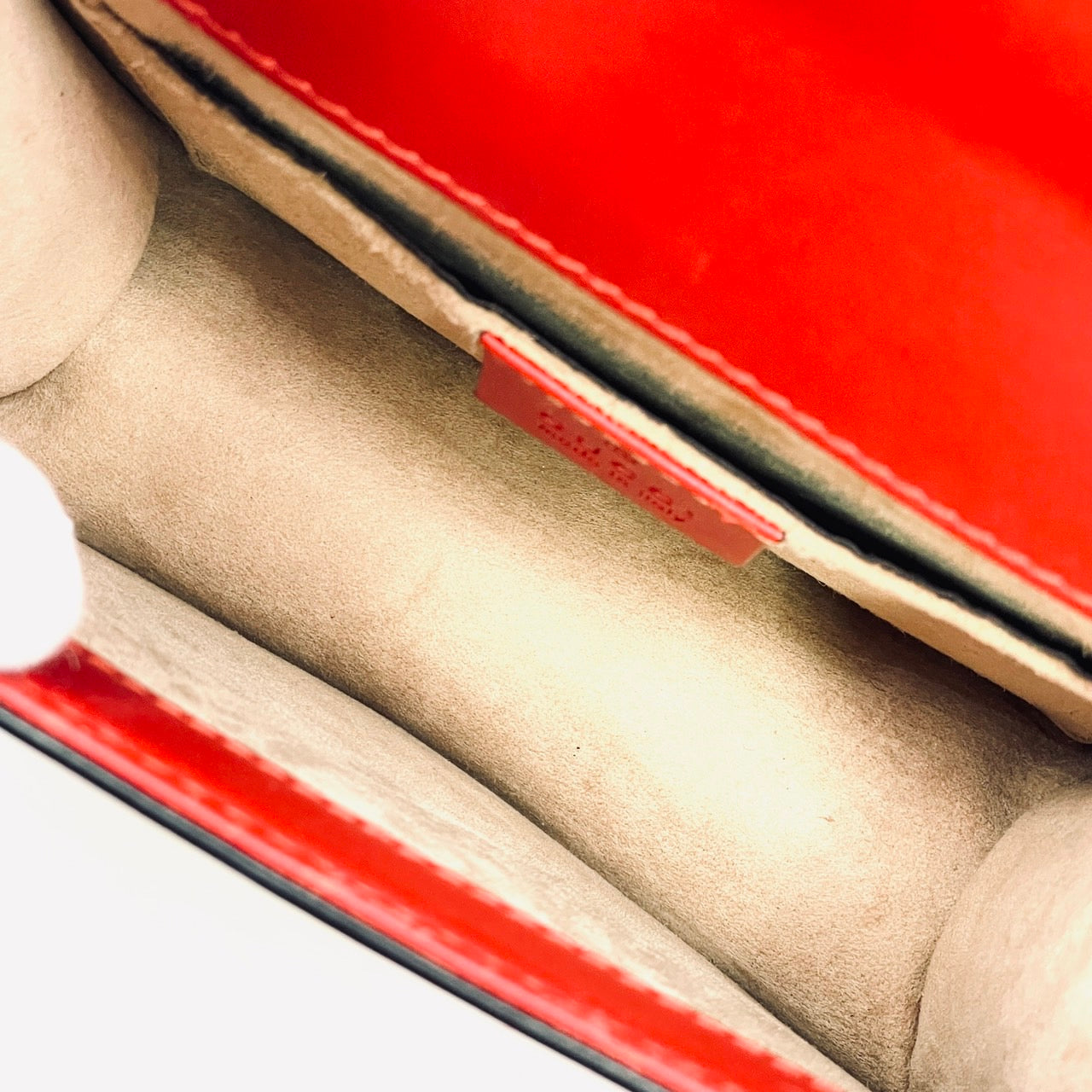 GUCCI Sylvie Mini Chain Shoulder Bag