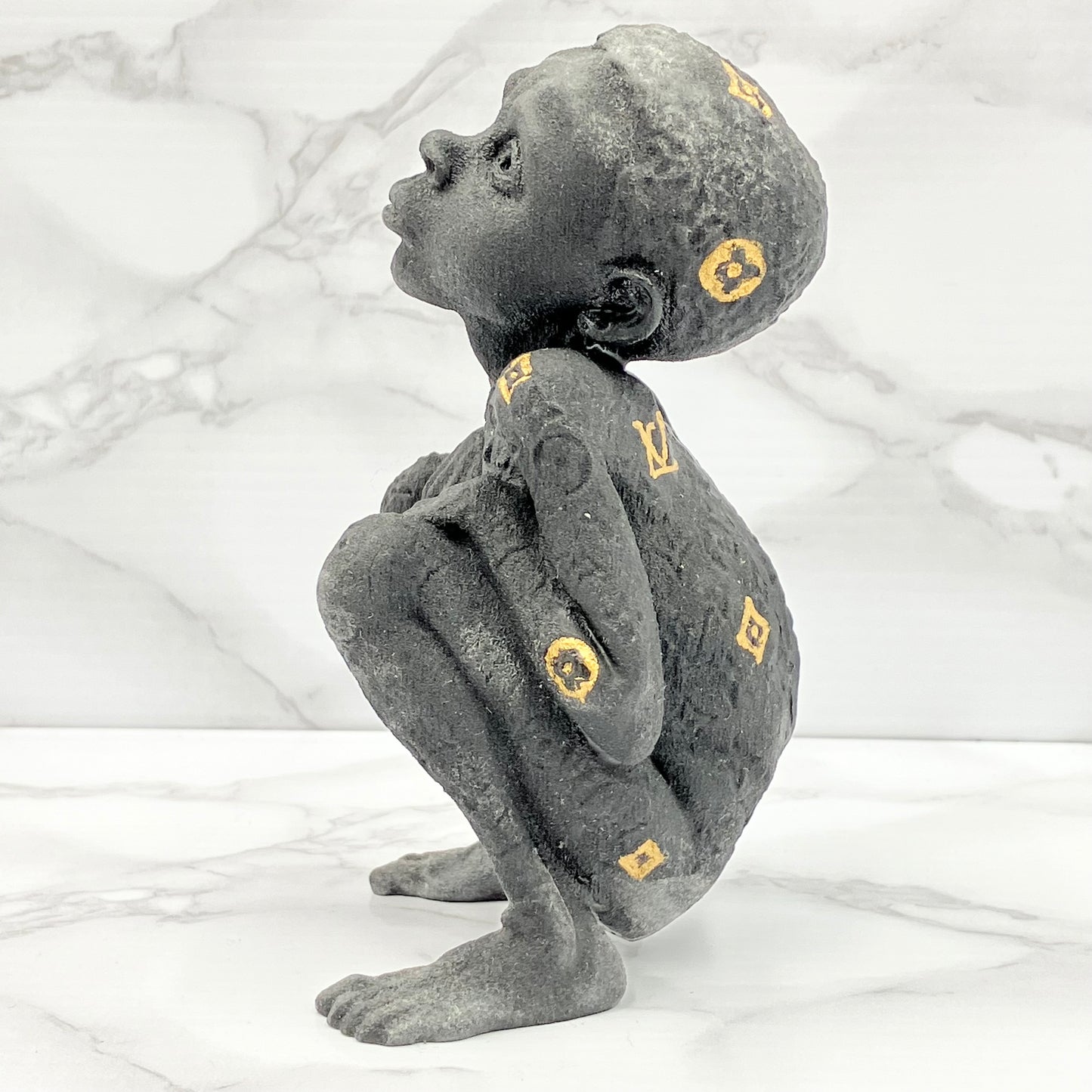 LOUIS VUITTON BEEJOIR Bronze statue, limited to 500 pieces worldwide