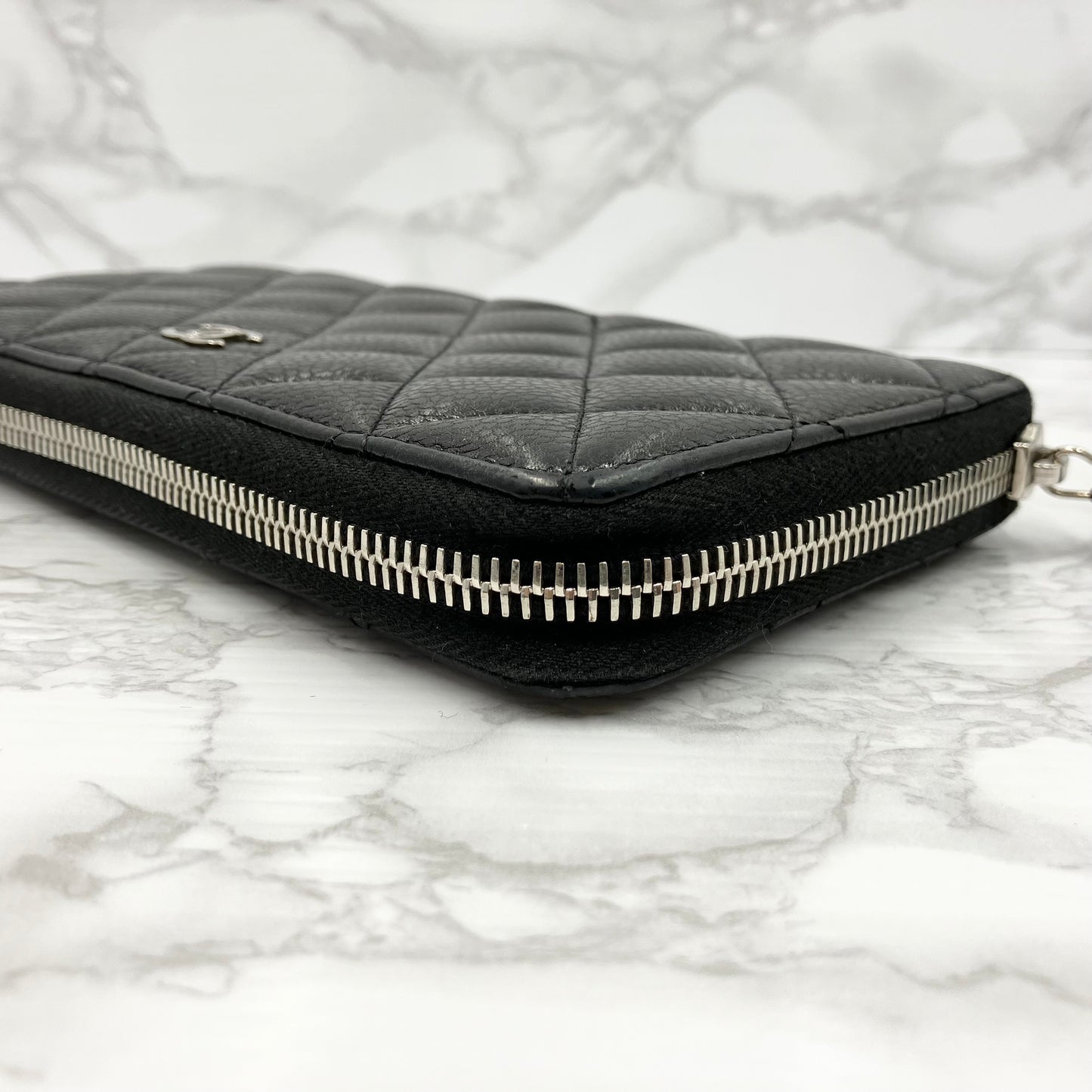 CHANEL Caviar skin long wallet