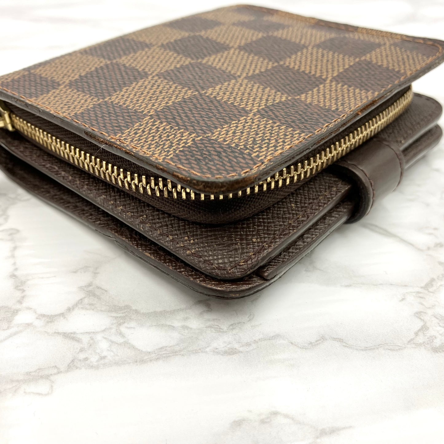 LOUIS VUITTON Damier Compact Zip