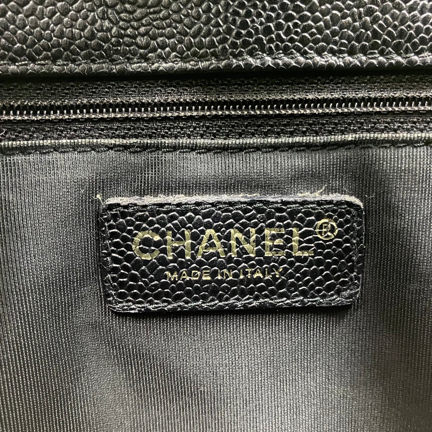 CHANEL Caviar skin PST chain tote