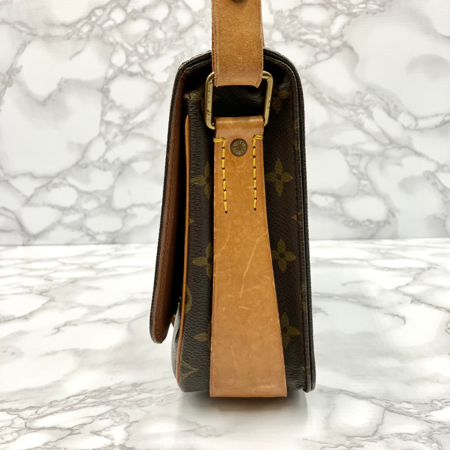 LOUIS VUITTON Monogram carte chele