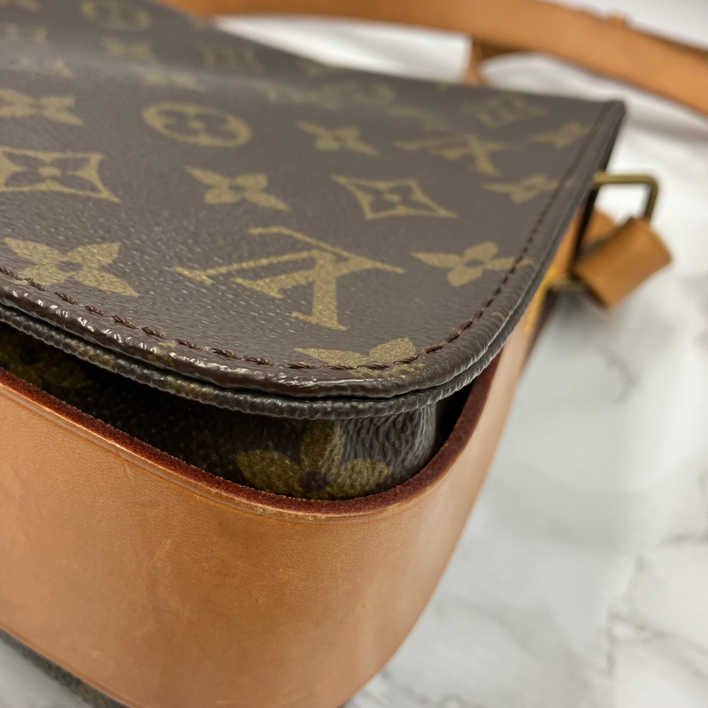 LOUIS VUITTON Monogram carte chele